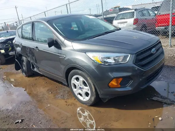 1FMCU0F70HUB20466 2017 FORD ESCAPE - Image 1