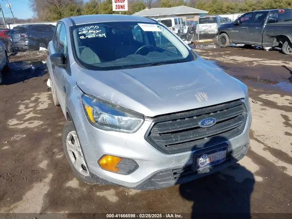 1FMCU0F70HUB41463 2017 FORD ESCAPE - Image 1