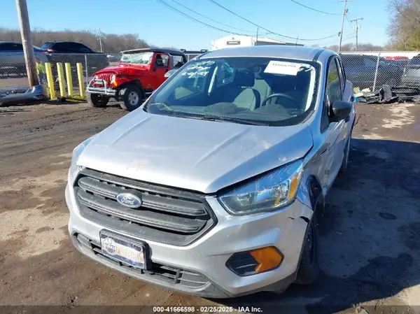 1FMCU0F70HUB41463 2017 FORD ESCAPE - Image 2