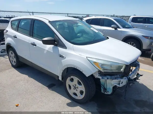 1FMCU0F70HUB60224 2017 FORD ESCAPE - Image 1