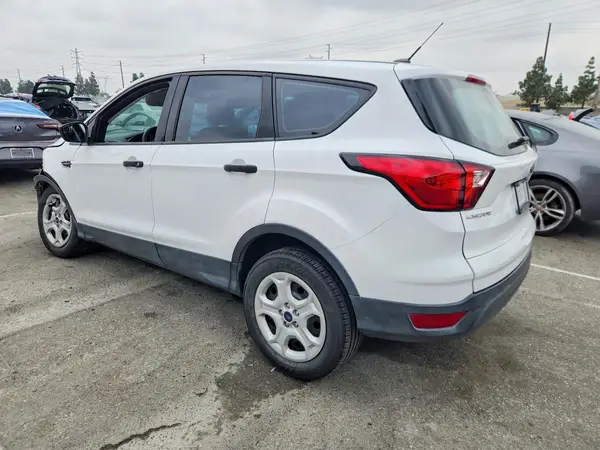 1FMCU0F70KUC34765 2019 FORD ESCAPE - Image 2