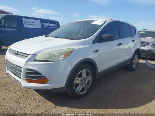 1FMCU0F71GUB15825 2016 FORD ESCAPE - Image 2