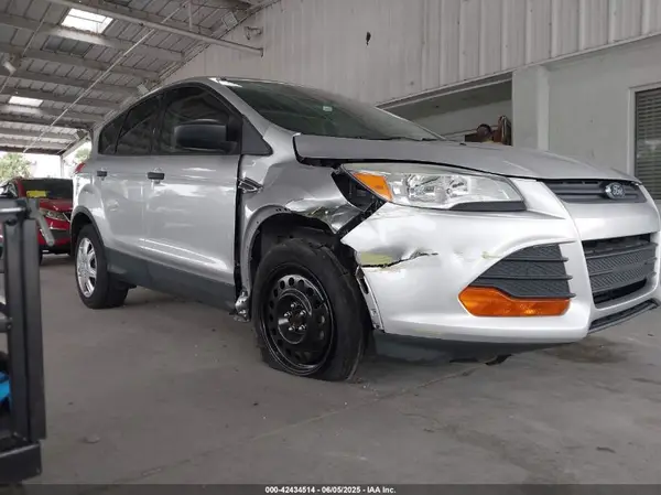 1FMCU0F71GUB30888 2016 FORD ESCAPE - Image 1