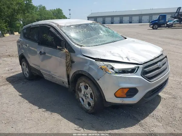 1FMCU0F71HUB05264 2017 FORD ESCAPE - Image 1