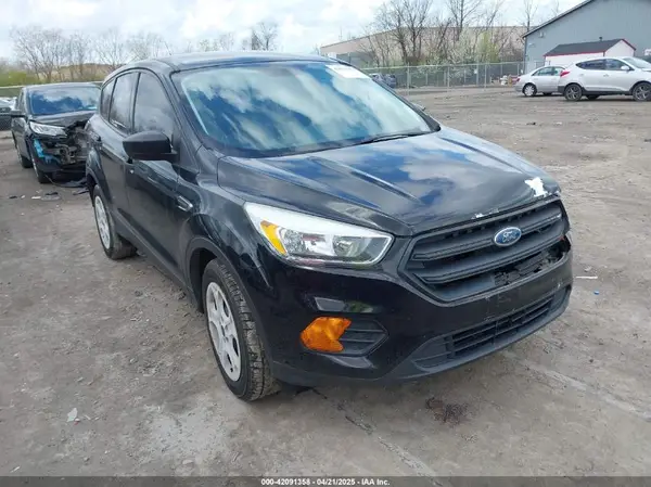 1FMCU0F71HUC44097 2017 FORD ESCAPE - Image 1