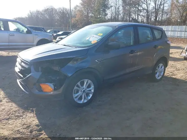 1FMCU0F71HUD81413 2017 FORD ESCAPE - Image 2