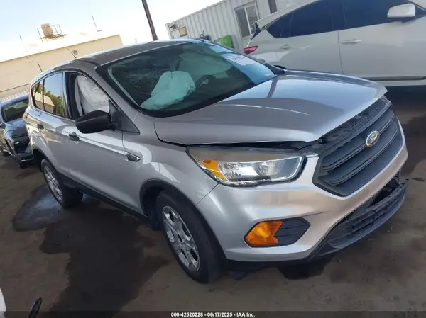 1FMCU0F71HUD87387 2017 FORD ESCAPE - Image 1