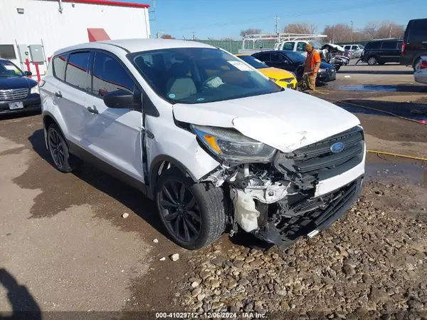 1FMCU0F71HUE08304 2017 FORD ESCAPE - Image 1