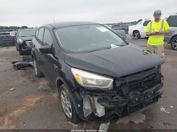 1FMCU0F71HUE35244 2017 FORD ESCAPE - Image 1