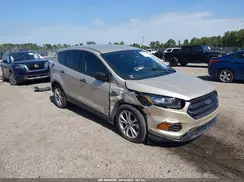 1FMCU0F71JUC27256 2018 FORD ESCAPE