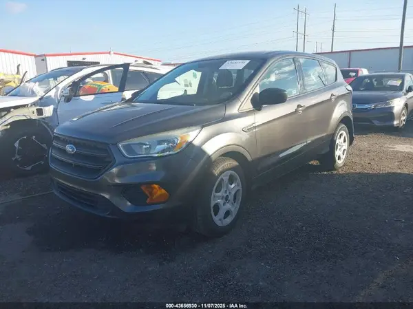 1FMCU0F72HUA75613 2017 FORD ESCAPE - Image 2