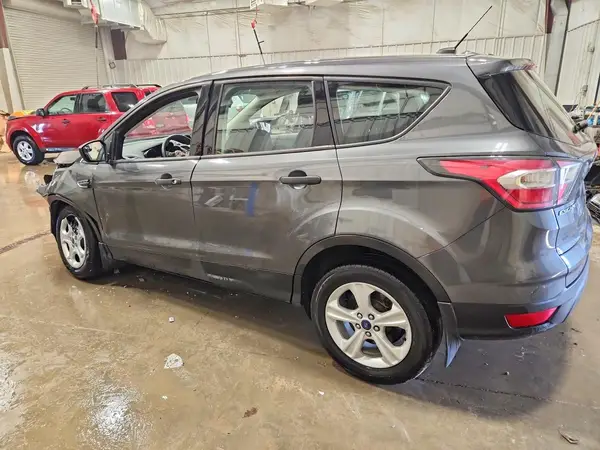 1FMCU0F72HUA99801 2017 FORD ESCAPE - Image 2