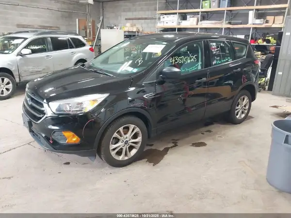 1FMCU0F72HUD36948 2017 FORD ESCAPE - Image 2