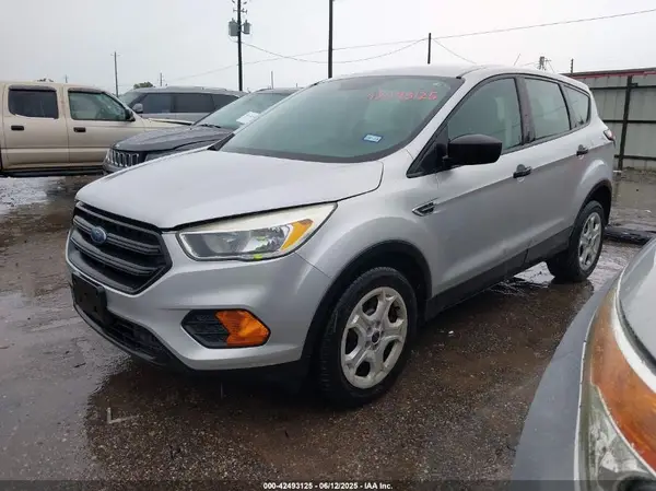 1FMCU0F72HUD40689 2017 FORD ESCAPE - Image 2