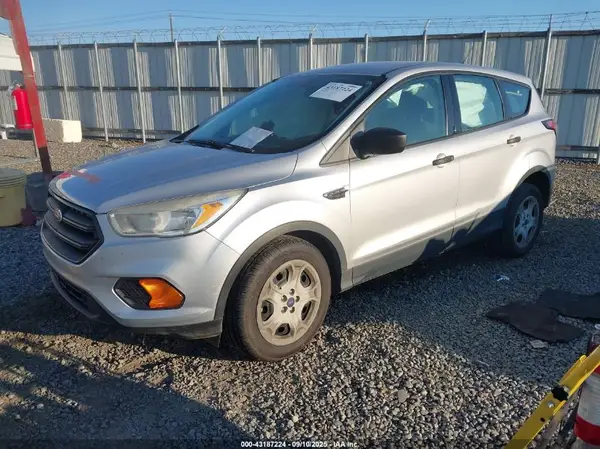1FMCU0F72HUD72333 2017 FORD ESCAPE - Image 2
