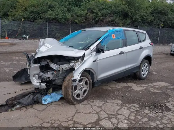 1FMCU0F72HUE61609 2017 FORD ESCAPE - Image 2