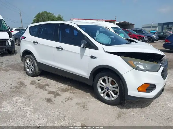 1FMCU0F72JUA68019 2018 FORD ESCAPE - Image 1