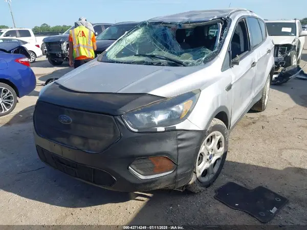 1FMCU0F72JUB86832 2018 FORD ESCAPE - Image 2