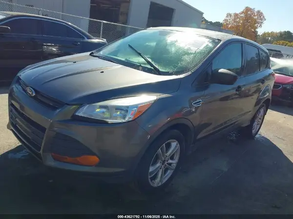 1FMCU0F73GUA80527 2016 FORD ESCAPE - Image 2