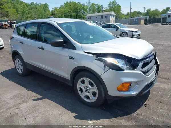 1FMCU0F73HUB64705 2017 FORD ESCAPE - Image 1