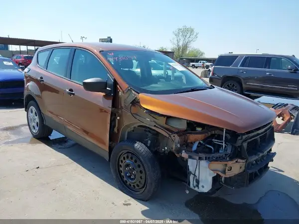 1FMCU0F73HUB79673 2017 FORD ESCAPE - Image 1