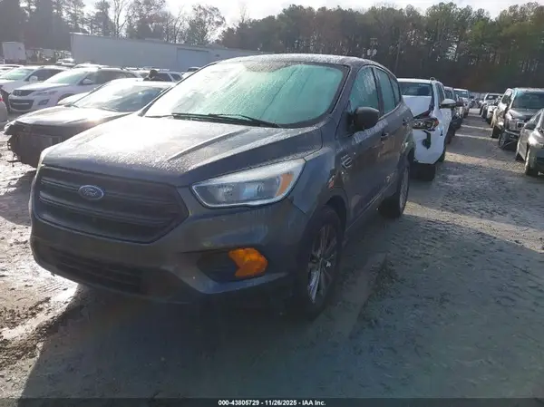 1FMCU0F73HUC18455 2017 FORD ESCAPE - Image 2