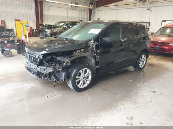 1FMCU0F73HUC38589 2017 FORD ESCAPE - Image 2
