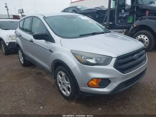 1FMCU0F73JUA03048 2018 FORD ESCAPE - Image 1