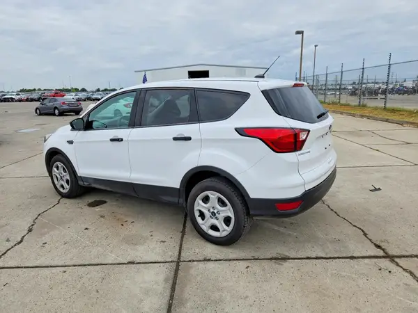 1FMCU0F73KUB30853 2019 FORD ESCAPE - Image 2