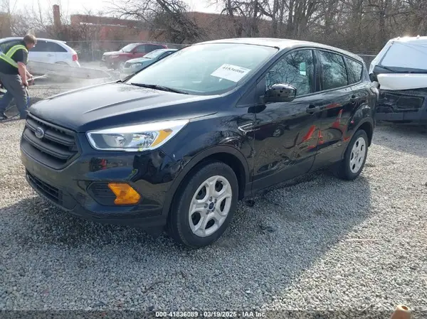 1FMCU0F74HUC22157 2017 FORD ESCAPE - Image 2