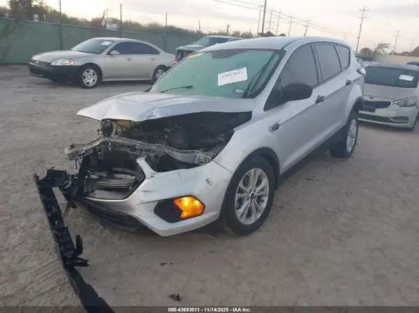 1FMCU0F74HUD17933 2017 FORD ESCAPE - Image 2