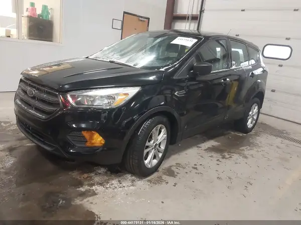 1FMCU0F74HUD60197 2017 FORD ESCAPE - Image 2