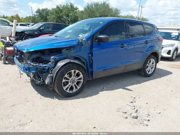 1FMCU0F74KUB01426 2019 FORD ESCAPE - Image 2