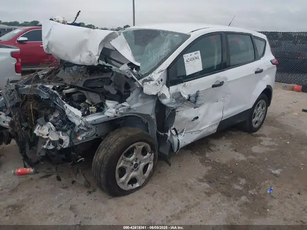 1FMCU0F74KUC27916 2019 FORD ESCAPE - Image 2