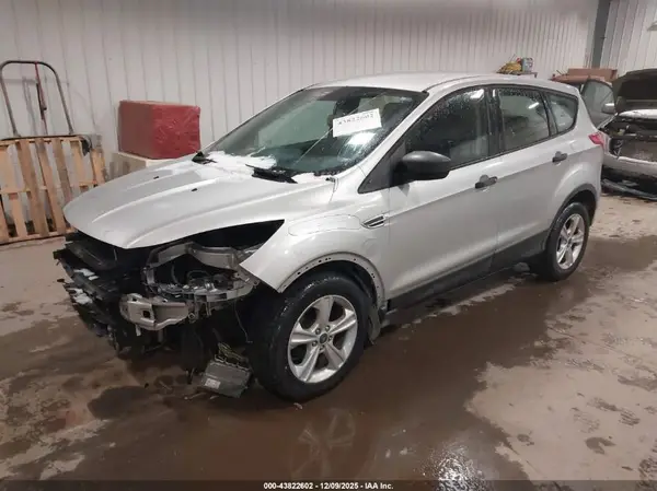 1FMCU0F75GUA61641 2016 FORD ESCAPE - Image 2