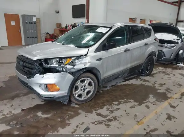 1FMCU0F75HUB98192 2017 FORD ESCAPE - Image 2