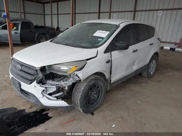 1FMCU0F75HUC00670 2017 FORD ESCAPE - Image 2