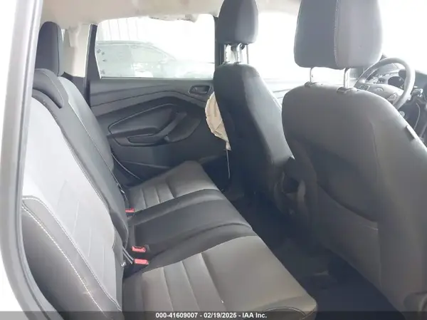 1FMCU0F75HUC00670 2017 FORD ESCAPE - Image 8