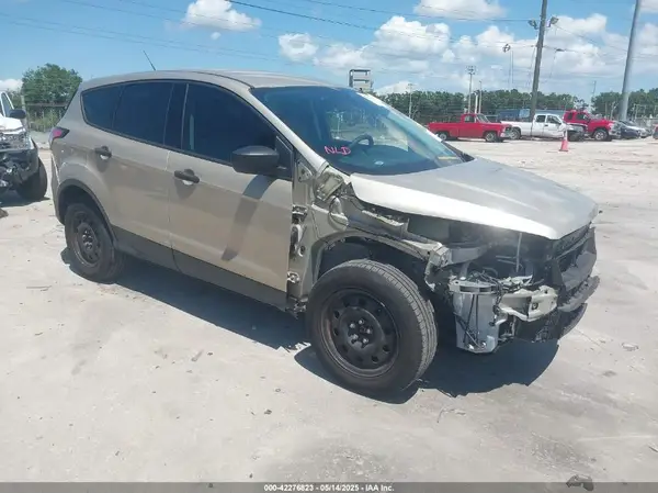 1FMCU0F75HUD15821 2017 FORD ESCAPE - Image 1