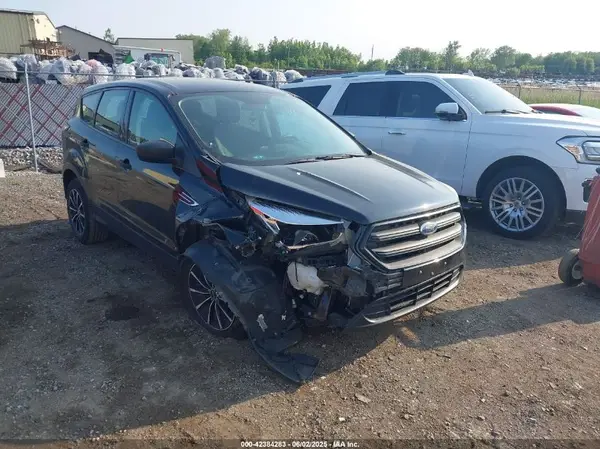 1FMCU0F75HUD60239 2017 FORD ESCAPE - Image 1