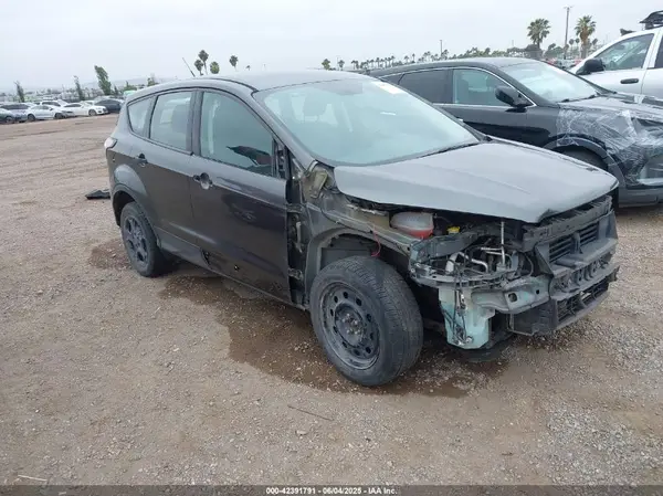 1FMCU0F75JUA10261 2018 FORD ESCAPE - Image 1