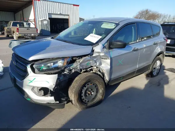 1FMCU0F75KUA18023 2019 FORD ESCAPE - Image 2