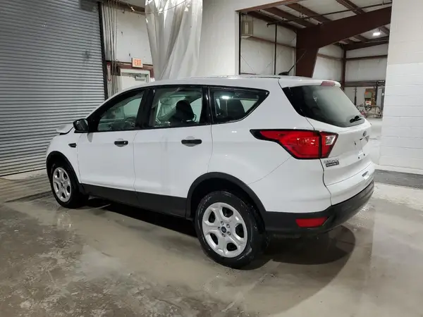 1FMCU0F75KUA68727 2019 FORD ESCAPE - Image 2