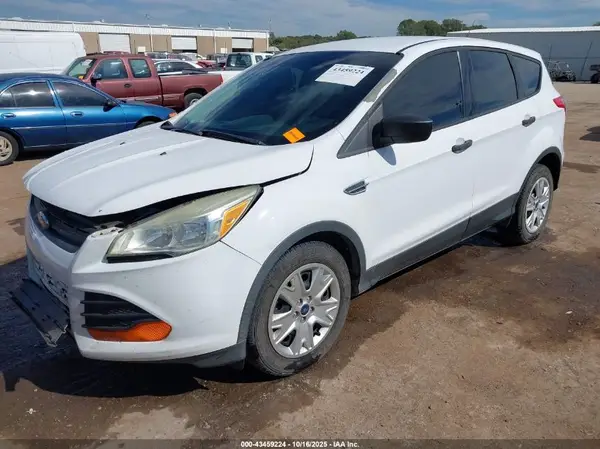 1FMCU0F76GUB25797 2016 FORD ESCAPE - Image 2