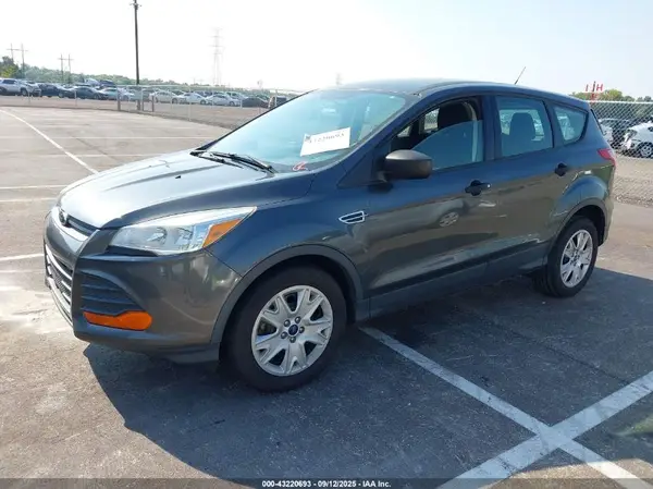 1FMCU0F76GUB30496 2016 FORD ESCAPE - Image 2