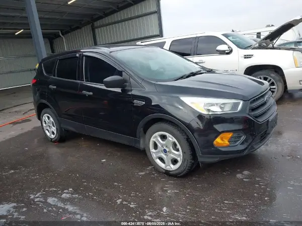 1FMCU0F76HUC10561 2017 FORD ESCAPE - Image 1