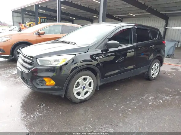 1FMCU0F76HUC10561 2017 FORD ESCAPE - Image 2