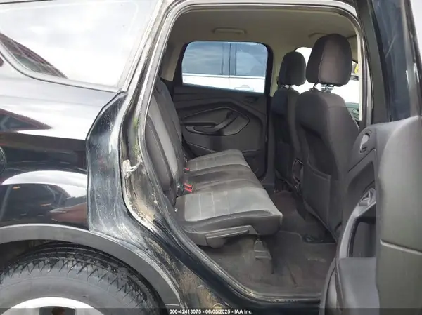 1FMCU0F76HUC10561 2017 FORD ESCAPE - Image 8