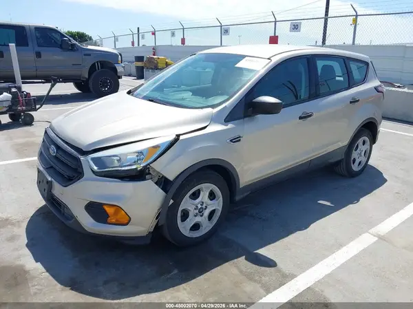 1FMCU0F76HUC34813 2017 FORD ESCAPE - Image 2