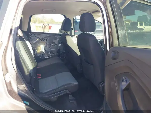 1FMCU0F76HUD05105 2017 FORD ESCAPE - Image 8